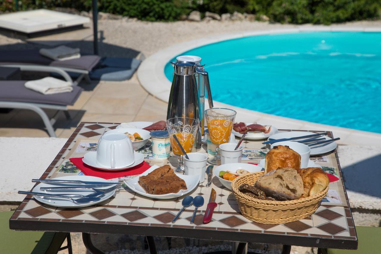 Domaine Des Pierres Blanches - Chambres D'Hotes Carlux Esterno foto
