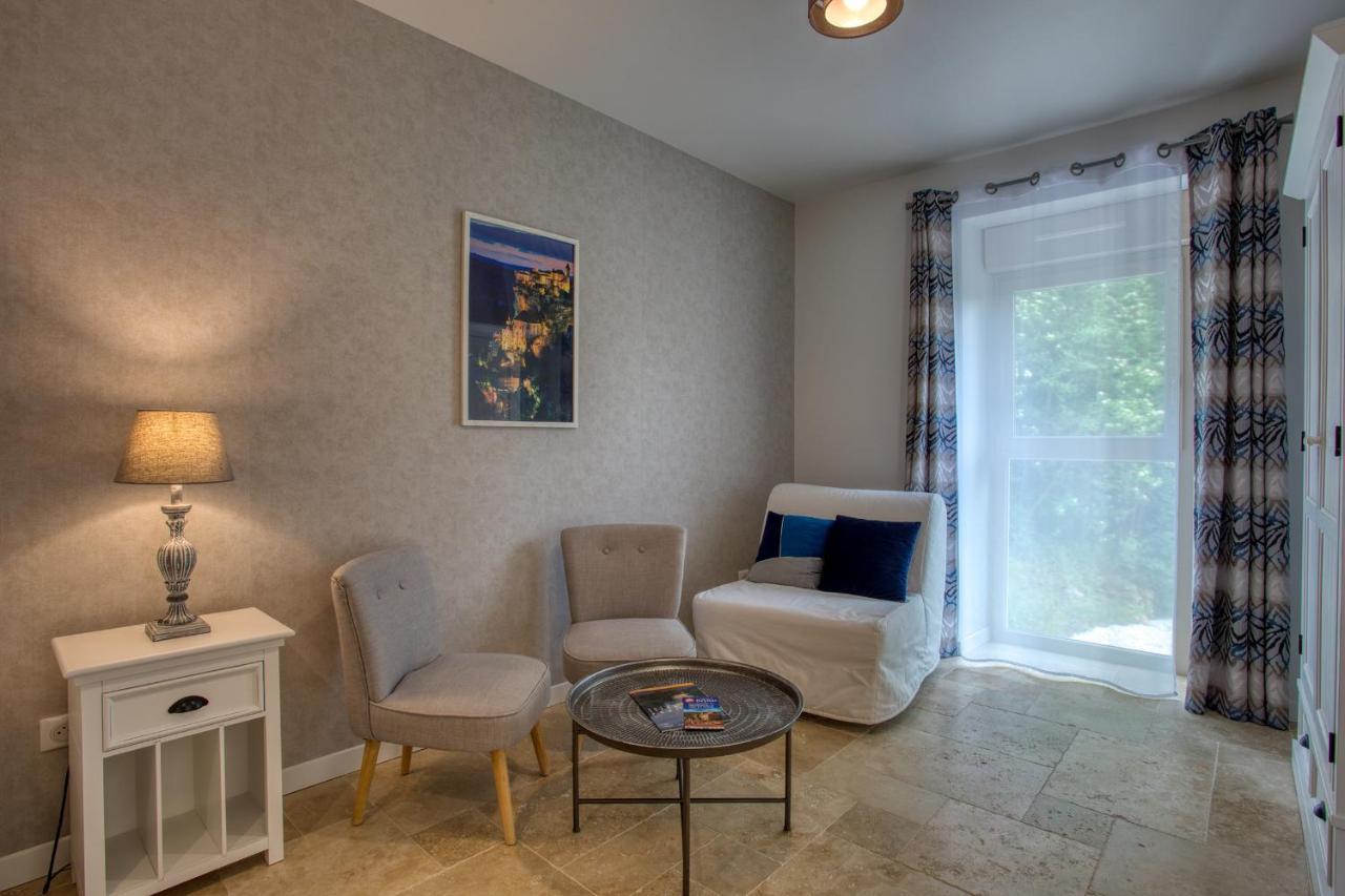 Domaine Des Pierres Blanches - Chambres D'Hotes Carlux Esterno foto